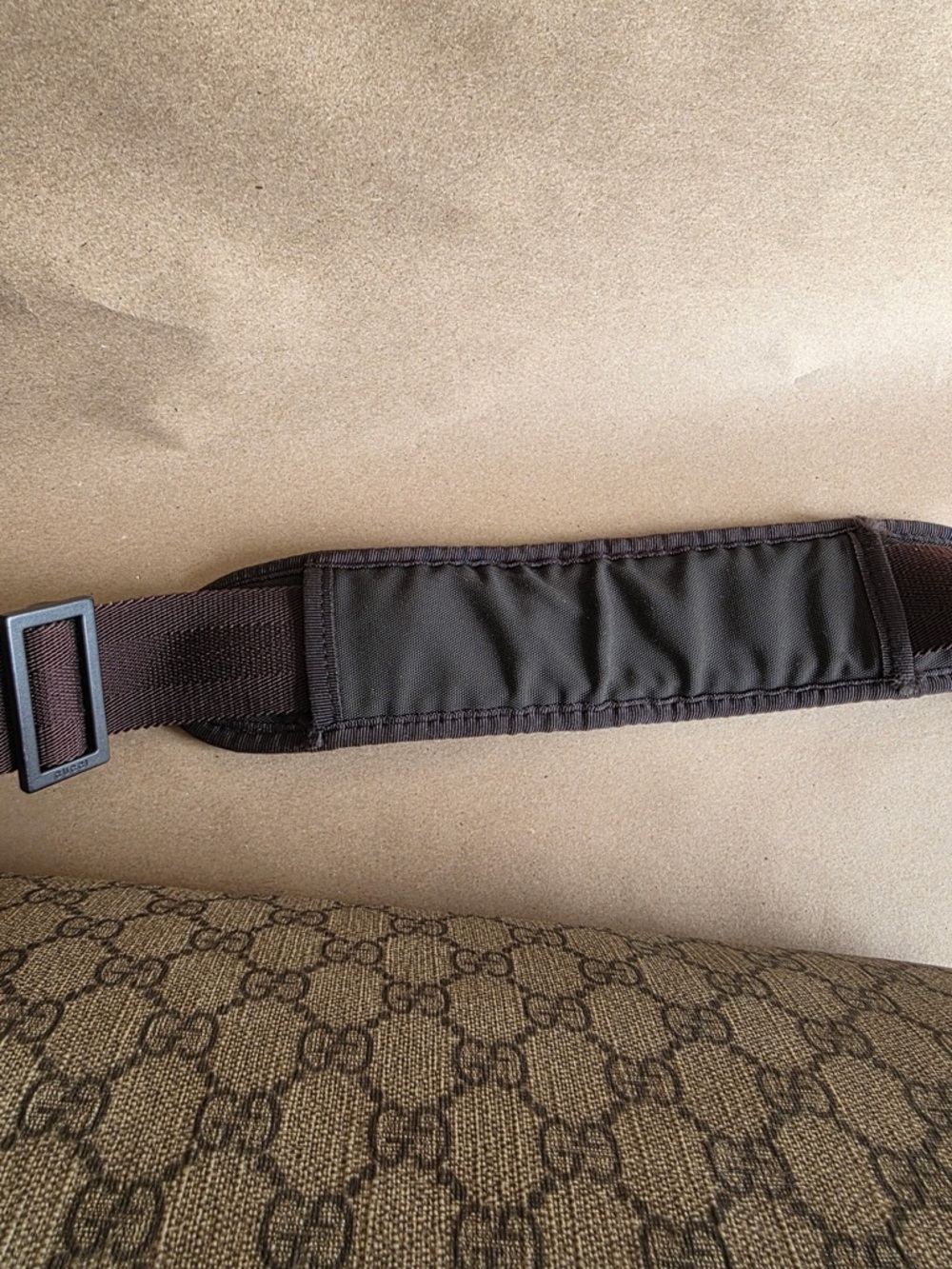 Gucci GG Supreme Interlocking G Crossbody - Picture 5 of 12
